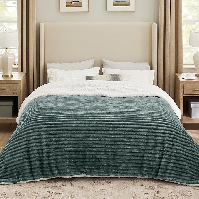 Bedsure Sherpa Blanket King Size for Bed - Super Soft, Cozy Fleece Thick Warm Blanket for Winter Christmas, GentleSoft Home Room Decor, Dark Green, 108x90 Inches