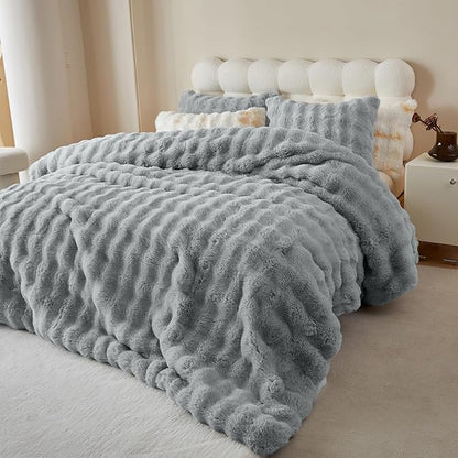 Simple&Opulence Fluffy Faux Fur Comforter Set, Plush Fuzzy Minky Bedding Set 3 Pieces Warm Soft Comforter Bedding Set for Winter - 1 Shaggy Comforter with 2 Pillow Shams (King, Light Grey)