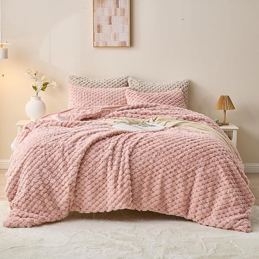 Simple&Opulence Fluffy Faux Fur Comforter Set, Plush Fuzzy Minky Bedding Set, 3 Pieces Warm Soft Comforter Bedding Set for Winter - 1 Shaggy Comforter with 2 Pillow Shams(Queen, Grid - Pink)