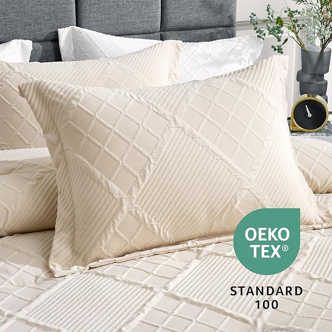 Amélie Home Twin Comforter Set, 2 Piece Beige Jacquard Bedding Set with 1 Pillow case, Soft Microfiber Diamond Design, Lightweight All-Season for Bedroom & Dorm