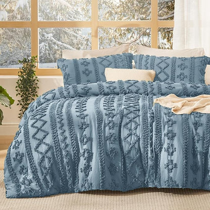 Bedsure Tufted Boho Comforter Set Full Size - Dusty Blue Boho Bed Set, GentleSoft™ 3 Pieces Farmhouse Shabby Chic Embroidery Bedding, Gifts for Woman, Soft Jacquard Full Comforter for All Seasons