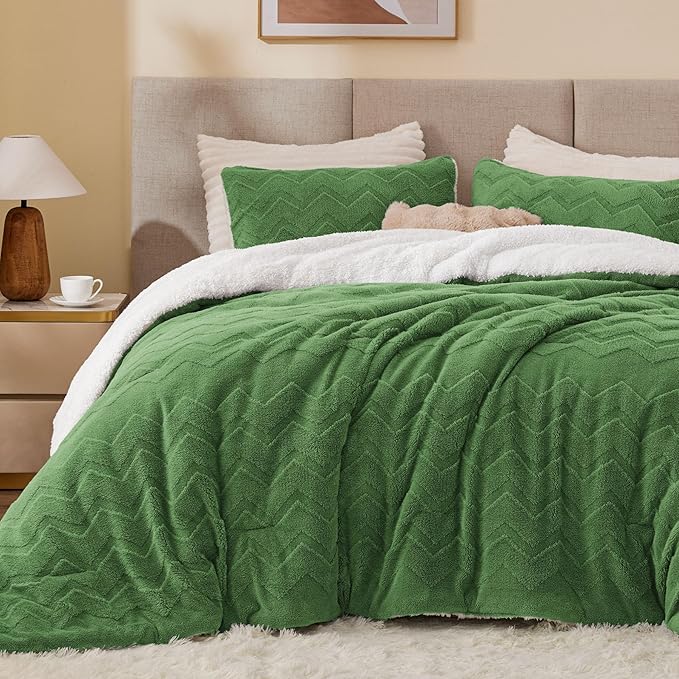 BEDELITE Fluffy King Size Comforter Set - Super Soft Sherpa Sage Green Comforter for King Size Bed, Luxury Warm Bedding Set for Winter, Fuzzy Bed Set 3 Pieces (1 Comforter, 2 Pillowcases)