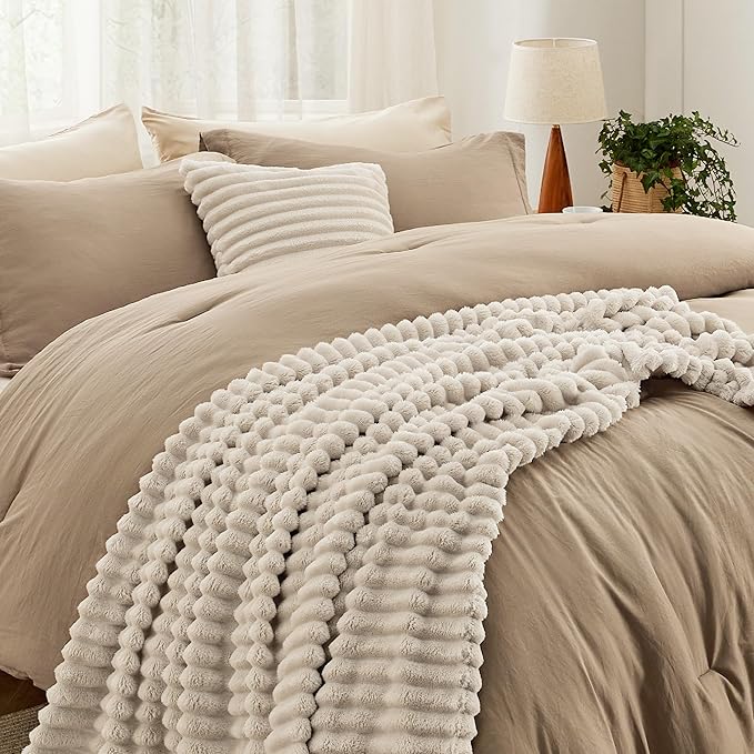 Bedsure Comforter Full Size 5 Pieces - Full Size Comforter Set with Fleece Throw Blanket and Decorative Pillow, Lightweiget Bedding Comforter Sets, All Season Bedding Sets, Khaki