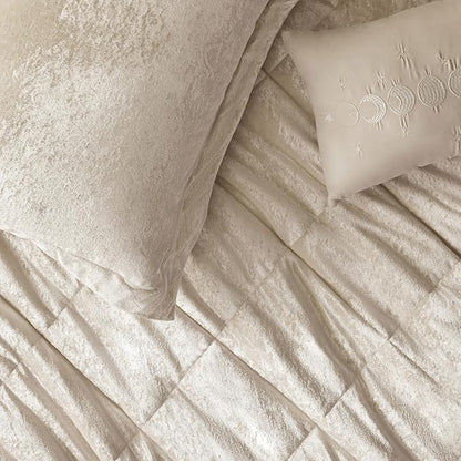 Intelligent Design Queen Comforter Set Velvet Comforters Queen Bedding Reversible, All Season, Diamond Quilted Bedding Microfiber Queen Size Comforters, Felicia, Full/Queen, Champagne 4 Piece