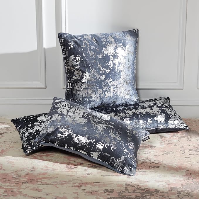 SAFAVIEH Home Collection Edmee Glam Metallic Midnight Blue/Silver 18-inch Square Pillow with Insert