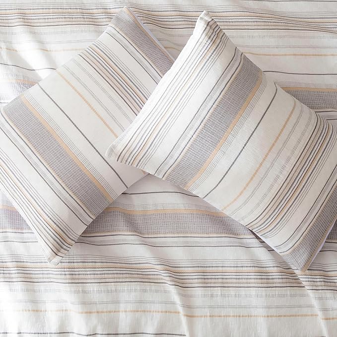 Amazon Basics Comforter Set, 3-Piece Jacquard Microfiber Comforter and 2 Pillow Shams, All-Season Bedding, King, Beige Striped