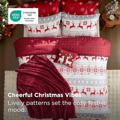 Bedsure Christmas Twin Comforter Set - 4 Pieces Christmas Twin Bedding Set, Bed in a Bag with 1 Soft Reindeer Reversible Comforter, 1 Pillow Sham, 1 Throw Blanket and 1 Decorative
