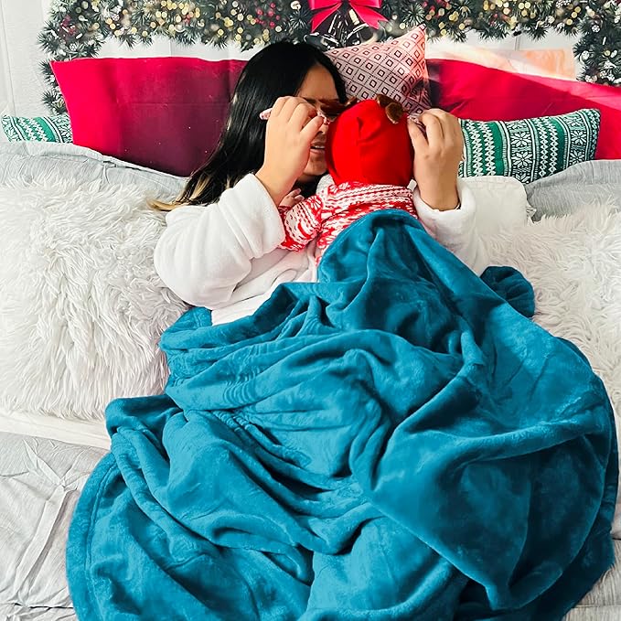 Bedsure GentleSoft Fleece Blanket Twin Size Teal - 300GSM Lightweight Plush Fuzzy Cozy Soft Warm Blanket for Bed, Sofa, Couch, Travel, Camping, 60x80 inches