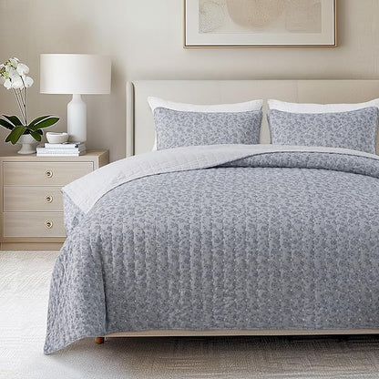 Soul & Lane Blue Whisper Cotton Quilt Set - Twin Size with 1 Sham, Geometric Quilted Comforter, Lightweight Modern Diamond Bedspread in Blue Tones, Diamond Stitched Bedding