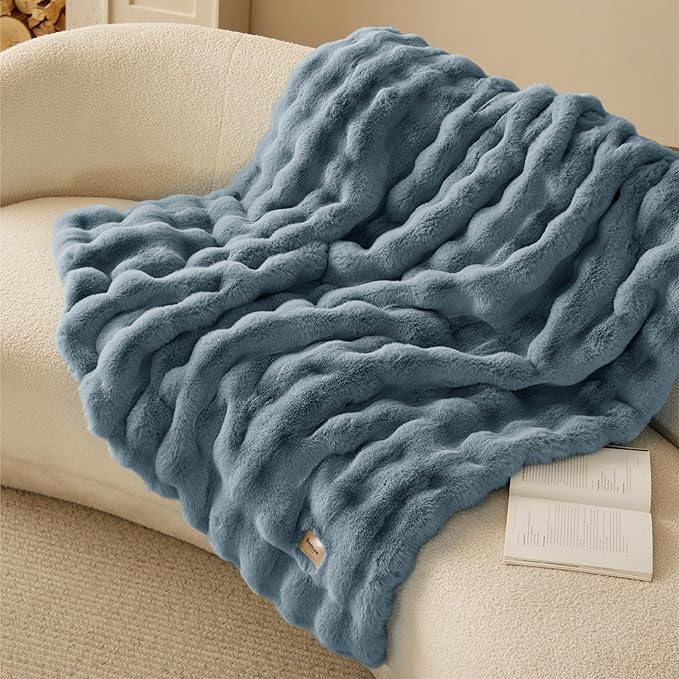 Bedsure GentleSoft Fluffy Fuzzy Twin Blanket, Soft Cozy Fleece Faux Fur Blanket, Pink Decorations Minky Velvet Couch Cover, Thick Warm Plush Women Men Birthday Gifts, 870GSM, Greyish Blue