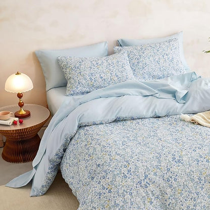 Wake In Cloud - Floral Comforter Set, Cute Vintage Flower Cottagecore Aesthetic for Women Teen Girls, Soft Lightweight Dorm Bedding, 3 Pieces, Light Blue, Queen Size