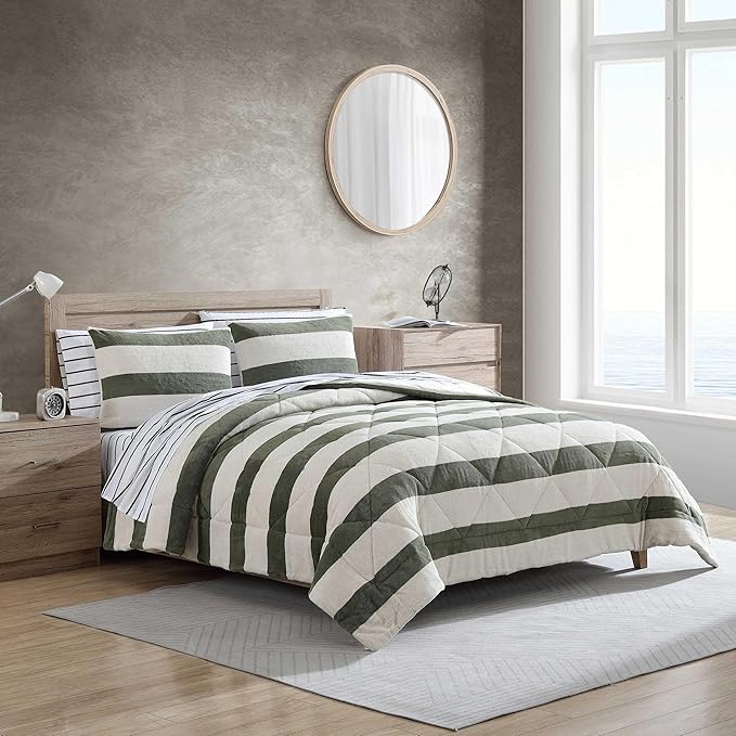 Nautica - Full/Queen Comforter Set, Soft Twill Plush Bedding with Matching Shams, Reverse to Micromink, Medium-Weight, Oeko-Tex Certified (Lawndale Green)