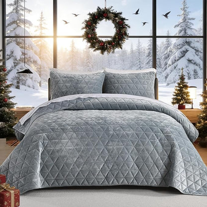 Homzard Velvet Quilts Queen Size, Smoky Green Velvet Comforter Set Queen Size, Luxurious Soft Bedspreads for Bed, Plush Lightweight Bedding Sets for All Season