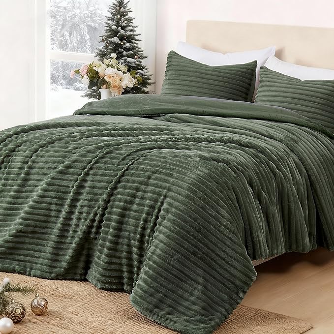 Geniospin Fleece King Size Comforter Set, Soft Fuzzy Fleece King Bedding Set, 3-Pieces Olive Green Comforter Set for All Season, Warm Fluffy Comforter with 2 Pillow Cases