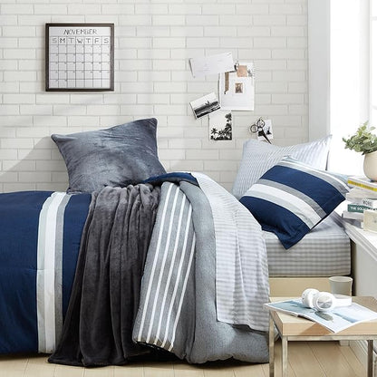 Nautica - Twin/Twin XL Comforter Set, Soft Brushed Bedding with a Relaxed Feel for Year-Round Use, 2 Piece Bed Set with Matching Pillowcase (Heathered Block Grey)