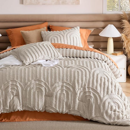 Bedsure Boho Tufted Beige California King Comforter, GentleSoft™ 3 Pieces Boho Farmhouse Decor Bedding, Arch Shabby Chic Bedding for All Seasons, 1 Bed Comforter, 2 Pillow Shams, 104x96 Inches