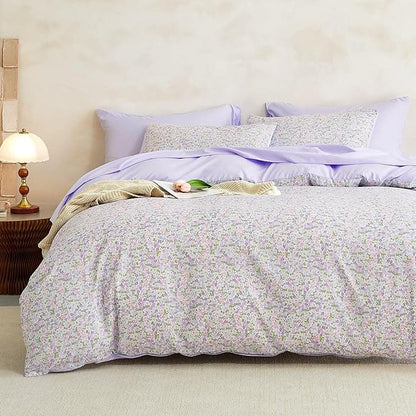 Wake In Cloud - Floral Comforter Set, Cute Vintage Flower Cottagecore Aesthetic for Women Teen Girls, Soft Lightweight Dorm Bedding, 3 Pieces, Lilac, Queen Size