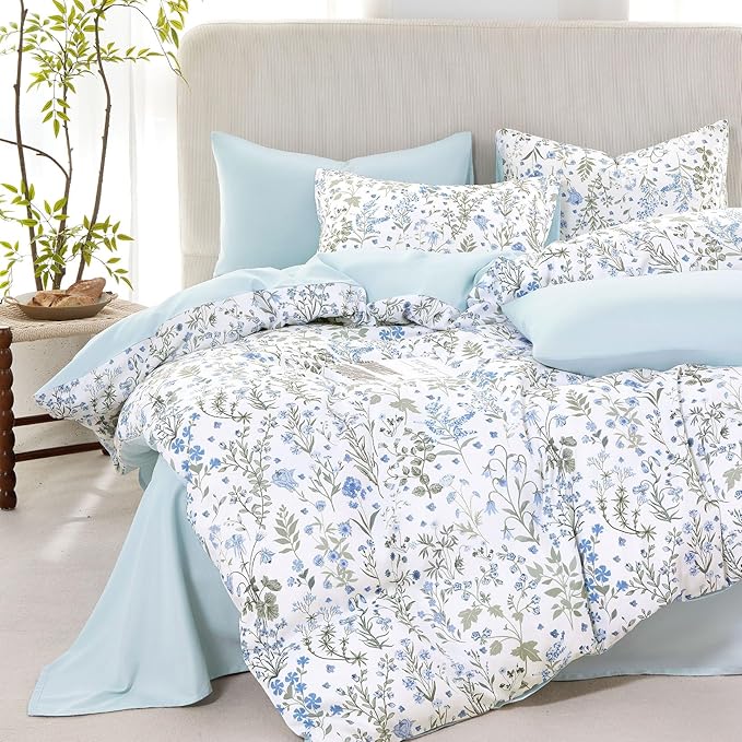 Wake In Cloud - Floral Comforter Set, Shabby Chic Cottage Garden Botanical Flower Style with Elegant Wildflower Pattern, Soft Lightweight Bedding, 3 Pieces, Blue White, Twin/Twin XL Size