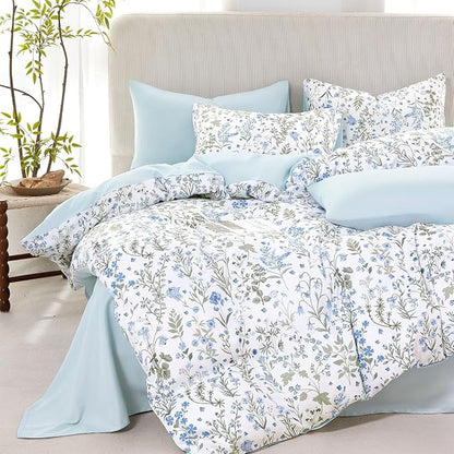 Wake In Cloud - Floral Comforter Set, Shabby Chic Cottage Garden Botanical Flower Style with Elegant Wildflower Pattern, Soft Lightweight Bedding, 3 Pieces, Blue White, Queen Size
