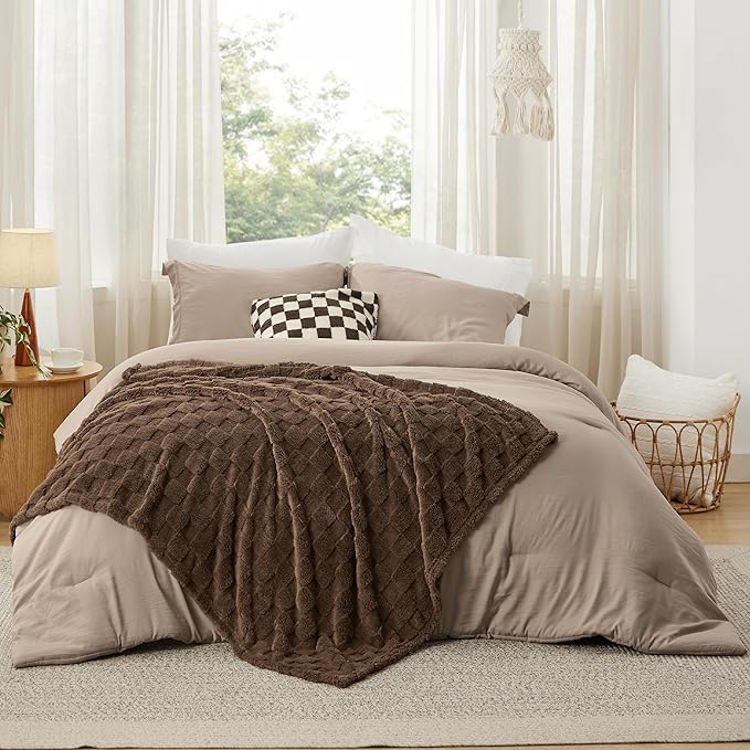Bedsure Comforter King Size 5 Pieces - King Size Comforter Set with Checkered Throw Blanket and Decorative Pillow, Lightweiget Bedding, All Season Bedding Sets, Light Camel