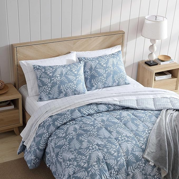 Eddie Bauer - King Comforter Set, Soft Reversible Bedding with Matching Shams, Wildflower Inspired Luxurious Bedding Set with Stripe Reverse (Fern Garden Blue, King)