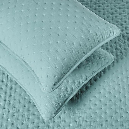 Amazon Basics Brushed Microfiber Quilt Set, Extra Soft with Natural Texture, 3-Piece, King, Blue