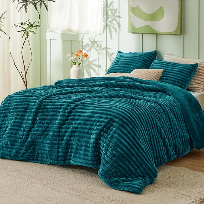 Bedsure Comforter Full Size - GentleSoft™ 3 Pieces Fluffy Double-Side Fleece Comforter Set, Cozy Striped Room Decor Aesthetic, Luxury Teal Full Size Bedding with 2 Pillowcases, 82x86 Inches