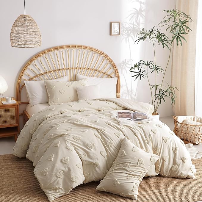 Tufted Comforter Set Queen Size Beige Heart Tufted Comforter Boho Hearts Tufted Bed Set 3 Pieces Shabby Chic Embroidery Soft Jacquard Bedding for All Seasons with 2 Pillowshams