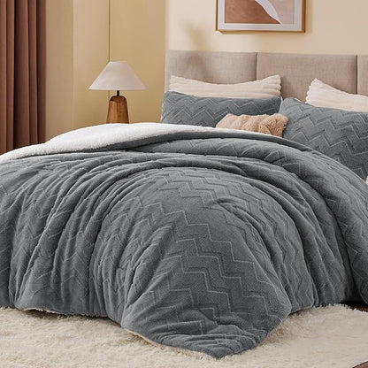 BEDELITE Fluffy California King Size Comforter Set - Super Soft Sherpa Grey Comforter for Full Size Bed, Luxury Warm Bedding Set for Winter, Fuzzy Bed Set 3 Pieces (1 Comforter, 2 Pillowcases)