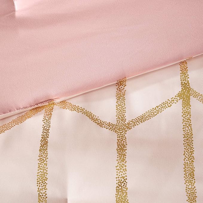 Intelligent Design Raina King/Cal King Comforter Set, Soft Microfiber, Modern Geometric Metallic Bed Set, 5 Pieces College Bedding with 2 Shams, 2 Toss Pillows Blush/Gold