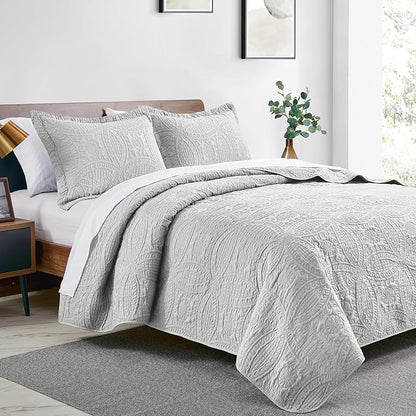 Love's cabin Quilts for Queen Bed Light Grey Bedspreads Bedding Set - Summer Lightweight Bedspread Comforter - Coin Pattern Bedding Coverlet for All Season - 3 Pieces (1 Quilt, 2 Pillow Shams)