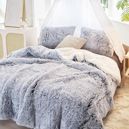 Joyreap 3-Piece Plush Shaggy Comforter Set, Full/Queen Size Luxury Faux Fur Sherpa Reversible Bedding Comforter Set, Ultra Cozy Warm Fluffy Bedding Set for Winter (Gray n White, 88x88 inches)