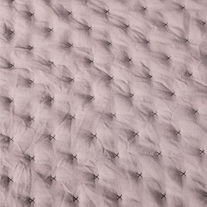 Amazon Basics Brushed Microfiber Quilt Set, Extra Soft with Natural Texture, 2-Piece, Twin/Twin XL, Purple