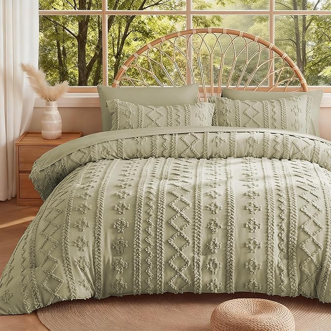 MR&HM Sage Green Boho Comforter Set Queen, Tufted Boho Bedding Set, Farmhouse Shabby Chic Bed in a Bag with 1 Comforter, 2 Pillow Shams, 2 Pillowcases, 1 Flat Sheet, 1 Fitted Sheet for All Seasons
