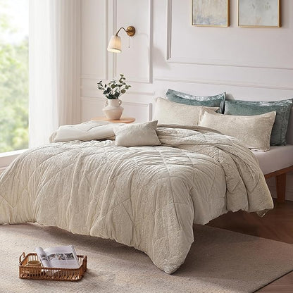 Intelligent Design Queen Comforter Set Velvet Comforters Queen Bedding Reversible, All Season, Diamond Quilted Bedding Microfiber Queen Size Comforters, Felicia, Full/Queen, Champagne 4 Piece