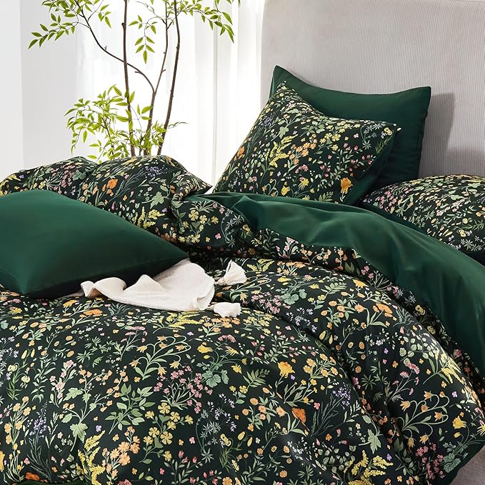 Wake In Cloud - Floral Comforter Set, Shabby Chic Cottage Garden Botanical Flower Style with Elegant Wildflower Pattern, Soft Lightweight Bedding, 3 Pieces, Dark Green, Queen Size