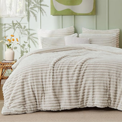 Bedsure Comforter Full Size - GentleSoft™ 3 Pieces Fluffy Double-Side Fleece Comforter Set, Cozy Striped Room Decor Aesthetic, Luxury Linen Full Size Bedding with 2 Pillowcases, 82x86 Inches