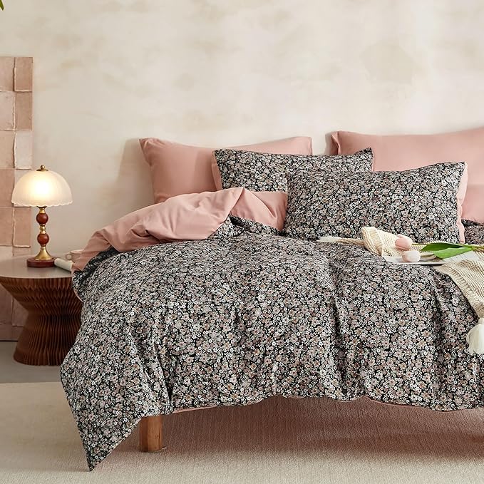 Wake In Cloud - Floral Comforter Set, Cute Vintage Flower Cottagecore Aesthetic for Women Teen Girls, Soft Lightweight Dorm Bedding, 3 Pieces, Black, Twin/Twin XL Size