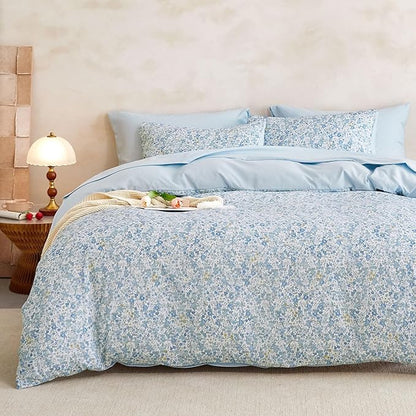 Wake In Cloud - Floral Comforter Set, Cute Vintage Flower Cottagecore Aesthetic for Women Teen Girls, Soft Lightweight Dorm Bedding, 3 Pieces, Light Blue, Twin/Twin XL Size