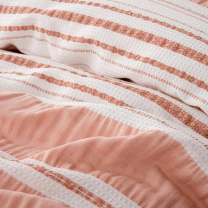 Amazon Basics Comforter Set, 3-Piece Jacquard Microfiber Comforter and 2 Pillow Shams, All-Season Bedding, Queen, Pink Striped