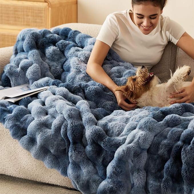 Bedsure GentleSoft Fluffy Fuzzy Twin Blanket, Soft Cozy Fleece Faux Fur Blanket, Pink Decorations Minky Velvet Couch Cover, Thick Warm Plush Women Men Birthday Gifts, 870GSM, Tie-dye Blue