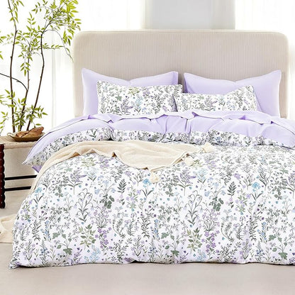 Wake In Cloud - Floral Comforter Set, Shabby Chic Cottage Garden Botanical Flower Style with Elegant Wildflower Pattern, Soft Lightweight Bedding, 3 Pieces, Purple White, Full Size