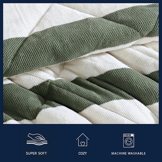 Nautica - Full/Queen Comforter Set, Soft Twill Plush Bedding with Matching Shams, Reverse to Micromink, Medium-Weight, Oeko-Tex Certified (Lawndale Green)