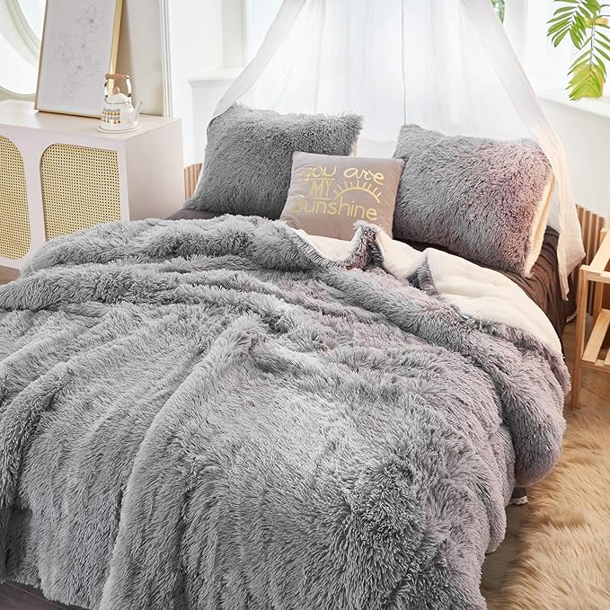 Flysheep Luxury Faux Fur Full/Queen Size Winter Comforter Set Shaggy Velvet Gray Long Hair, 3 Pieces Plush Flannel Sherpa Backing Reversible Soft Microfiber Super Warm Bedding Set for Holiday