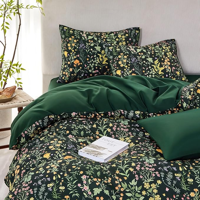 Wake In Cloud - Floral Comforter Set, Shabby Chic Cottage Garden Botanical Flower Style with Elegant Wildflower Pattern, Soft Lightweight Bedding, 3 Pieces, Dark Green, Full Size