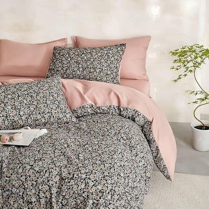 Wake In Cloud - Floral Comforter Set, Cute Vintage Flower Cottagecore Aesthetic for Women Teen Girls, Soft Lightweight Dorm Bedding, 3 Pieces, Black, Full Size