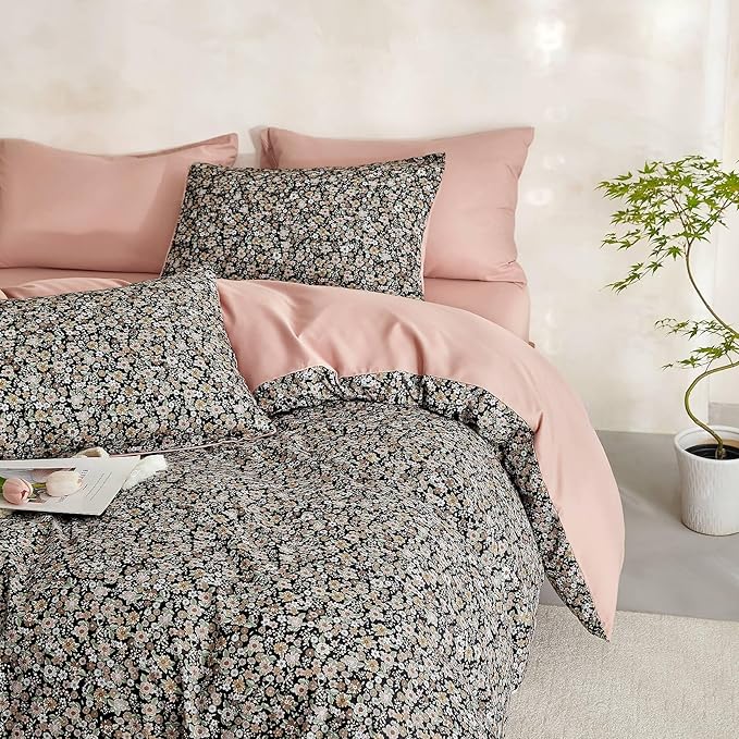 Wake In Cloud - Floral Comforter Set, Cute Vintage Flower Cottagecore Aesthetic for Women Teen Girls, Soft Lightweight Dorm Bedding, 3 Pieces, Black, Twin/Twin XL Size