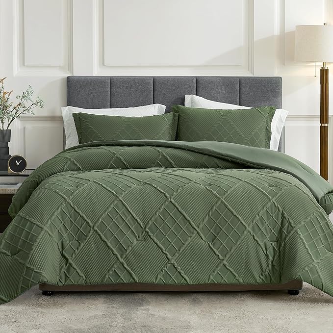 Amélie Home Twin Comforter Set, 2 Piece Green Jacquard Bedding Set with 1 Pillow case, Soft Microfiber Diamond Design, Lightweight All-Season for Bedroom & Dorm