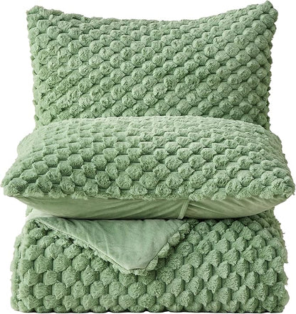 Simple&Opulence Fluffy Faux Fur Comforter Set, Plush Fuzzy Minky Bedding Set, 3 Pieces Warm Soft Comforter Bedding Set for Winter - 1 Shaggy Comforter with 2 Pillow Shams(Queen, Grid - Green)