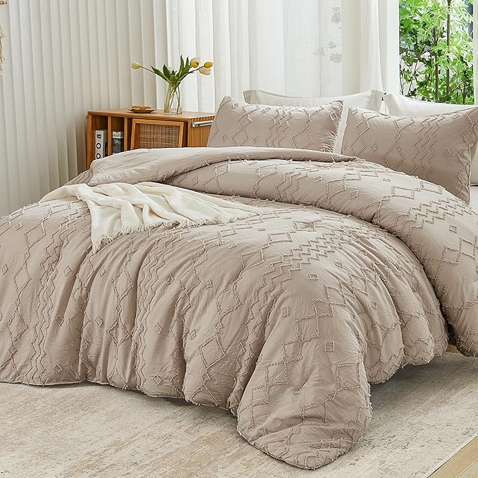 Andency Queen Comforter Set Khaki, 3 Pieces Boho Tufted Lightweight Fall Bedding Comforter Set for Queen Bed, Soft Fluffy Bed Comforter Tan (90x90In Comforter & 2 Pillowcases)